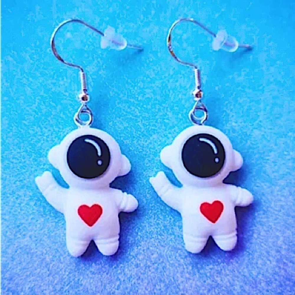 NWT - Astronaut with red heart waving - acrylic dangle earrings set single sided